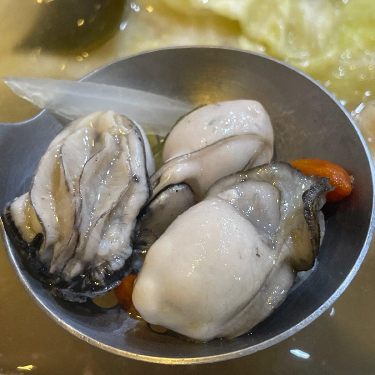 鮮蚵很大很肥美