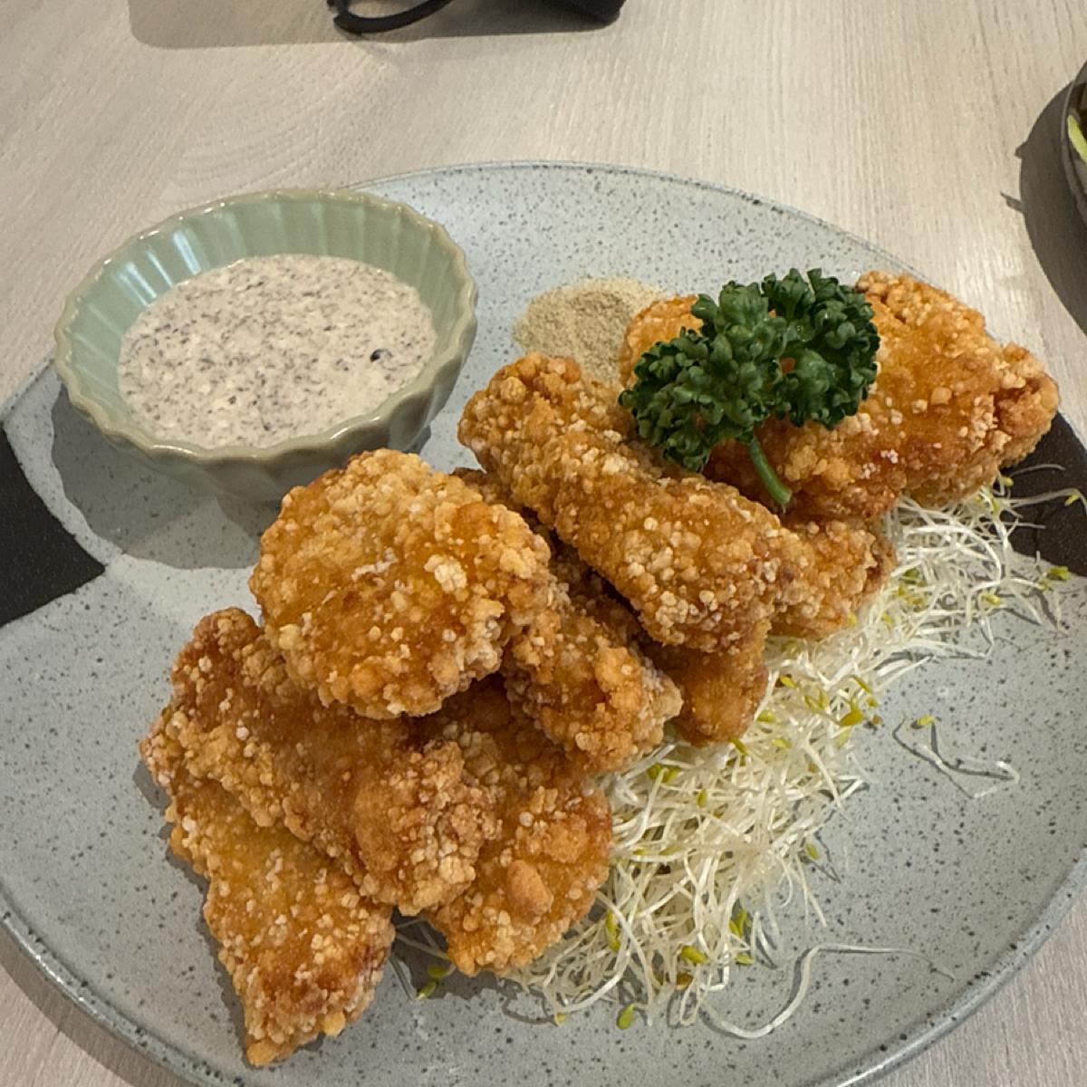 酥炸土魠魚佐很松露醬