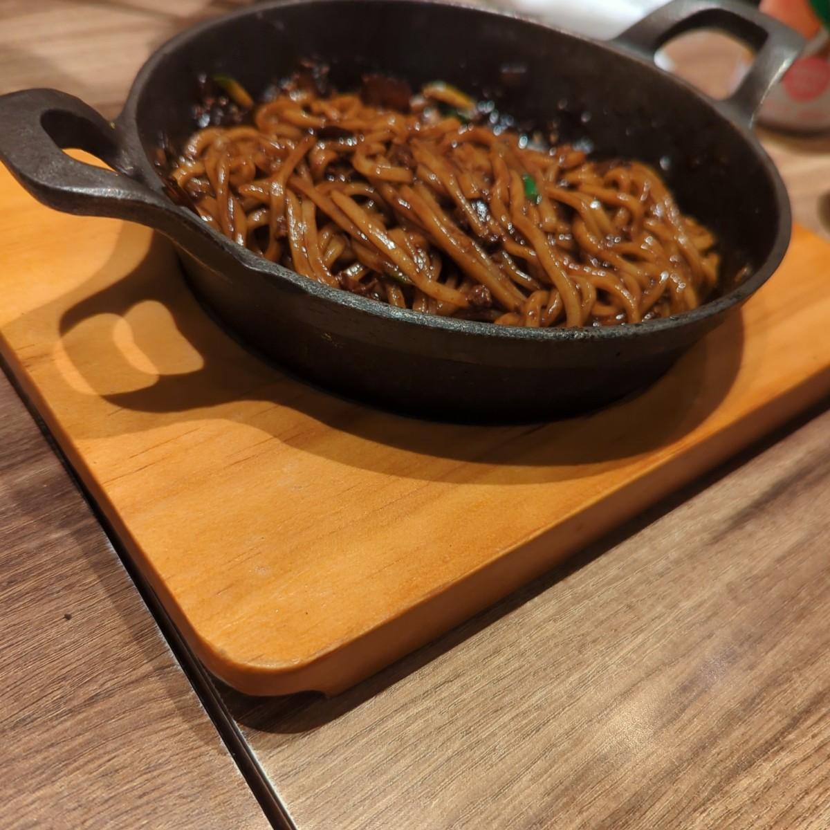 韓式炸醬麵.