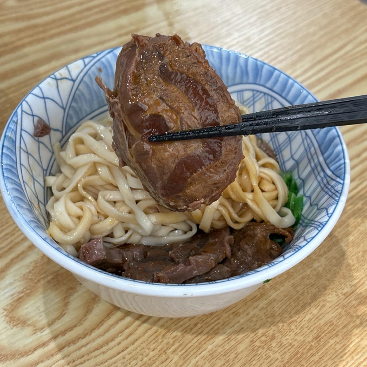 牛肉好嫩！大塊
